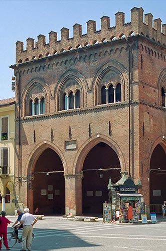 Cosa-Vedere-a-Cremona-Loggia-dei-Militi.jpg